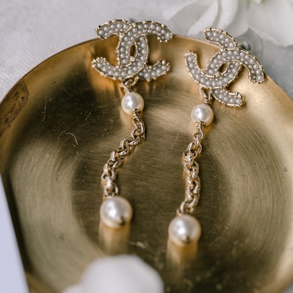 Authentic CC Chanel pearl drop earrings